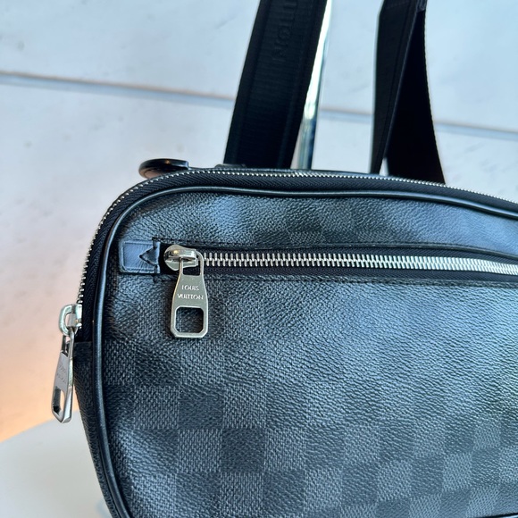 LV Ambler Waist Crossbody Shoulder Graphite Damier Bag Louis Vuitton Like New - Picture 3 of 15
